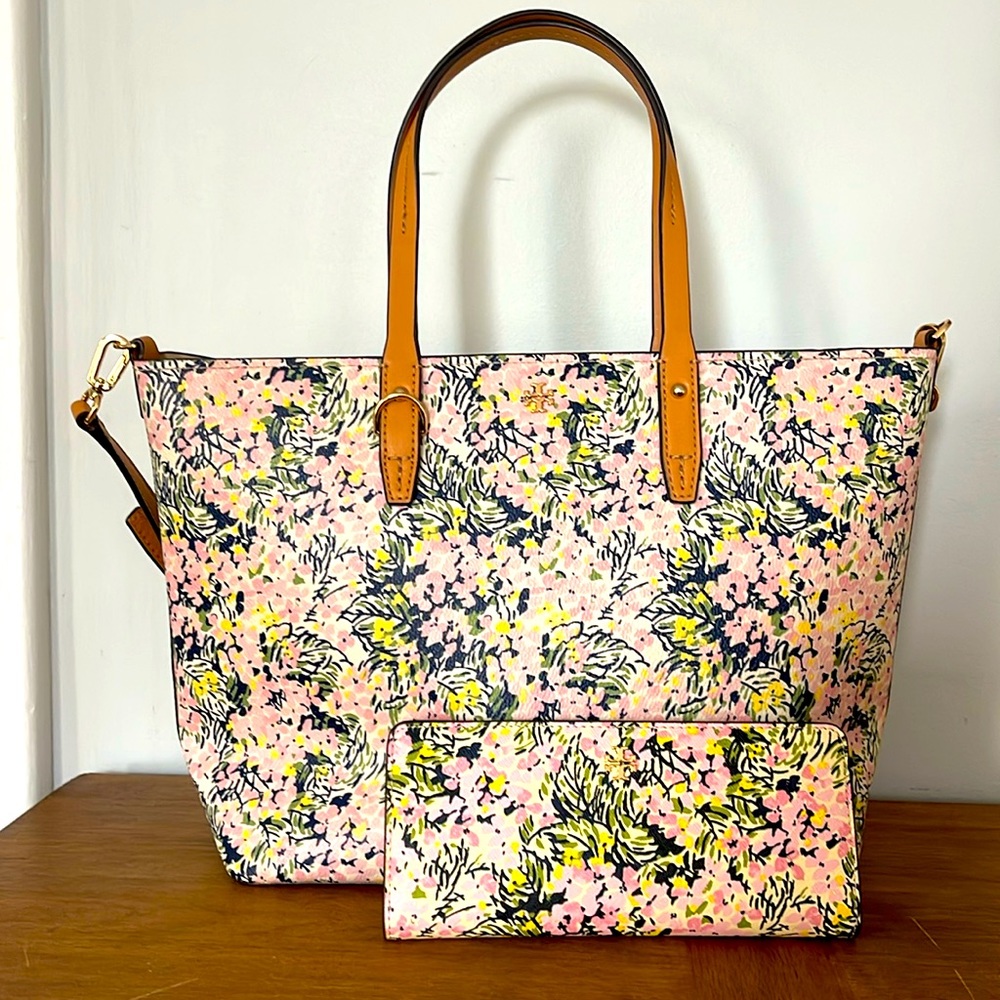 Tory Burch Kerrington tote purse in flower field